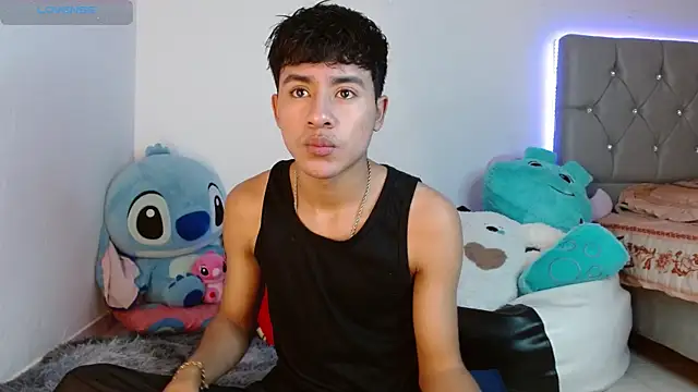 Snapshot of Sebas_fire4 chatting on March 25, 12:33 pm Sebas fire4 online show from March 25, 12:33 pm