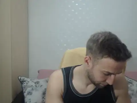 Snapshot of BlondEagleMuscle chatting on March 17, 9:18 pm BlondEagleMuscle online show from March 17, 9:18 pm