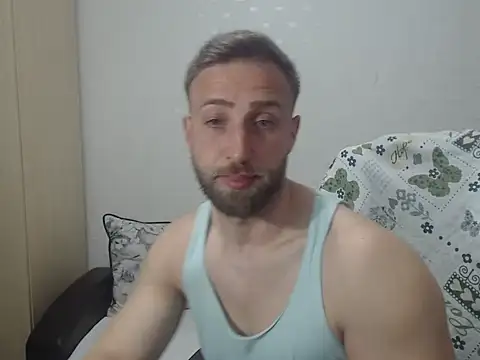 Snapshot of BlondEagleMuscle chatting on April 19, 8:55 pm BlondEagleMuscle online show from April 19, 8:55 pm