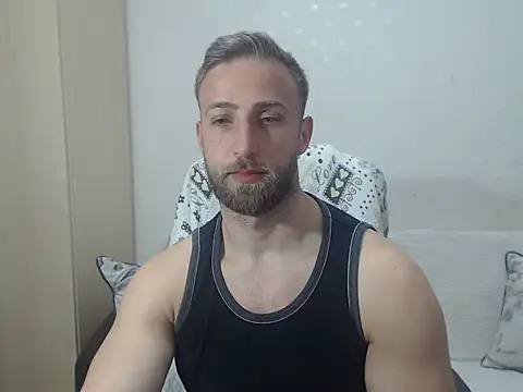 Snapshot of BlondEagleMuscle chatting on April 21, 8:34 pm BlondEagleMuscle online show from April 21, 8:34 pm