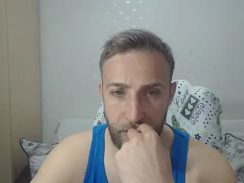 Snapshot of BlondEagleMuscle chatting on April 23, 9:19 am BlondEagleMuscle online show from April 23, 9:19 am