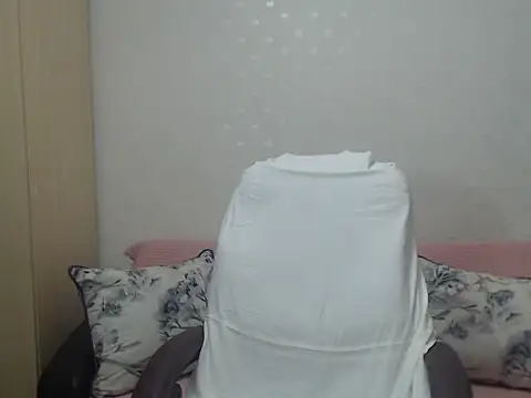 Snapshot of BlondEagleMuscle chatting on May 5, 7:33 pm BlondEagleMuscle online show from May 5, 7:33 pm