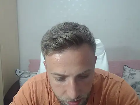 Snapshot of BlondEagleMuscle chatting on May 6, 6:46 pm BlondEagleMuscle online show from May 6, 6:46 pm