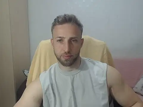 Snapshot of BlondEagleMuscle chatting on May 21, 5:53 pm BlondEagleMuscle online show from May 21, 5:53 pm