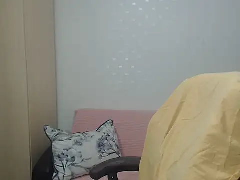 Snapshot of BlondEagleMuscle chatting on May 22, 6:46 pm BlondEagleMuscle online show from May 22, 6:46 pm