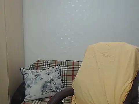 Snapshot of BlondEagleMuscle chatting on May 28, 8:28 pm BlondEagleMuscle online show from May 28, 8:28 pm