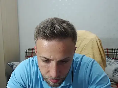 Snapshot of BlondEagleMuscle chatting on June 3, 9:42 pm BlondEagleMuscle online show from June 3, 9:42 pm