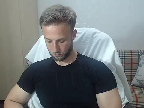 Snapshot of BlondEagleMuscle chatting on June 14, 9:06 pm BlondEagleMuscle online show from June 14, 9:06 pm