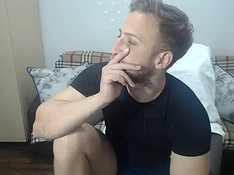 Snapshot of BlondEagleMuscle chatting on June 15, 6:21 pm BlondEagleMuscle online show from June 15, 6:21 pm