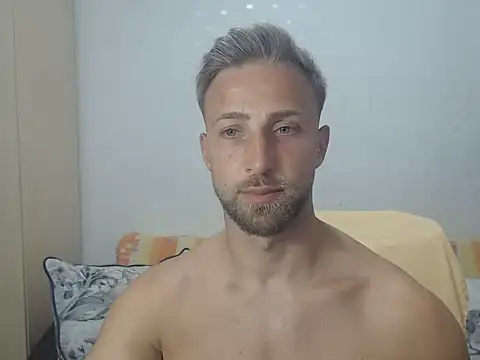 Snapshot of BlondEagleMuscle chatting on July 23, 7:01 pm BlondEagleMuscle online show from July 23, 7:01 pm