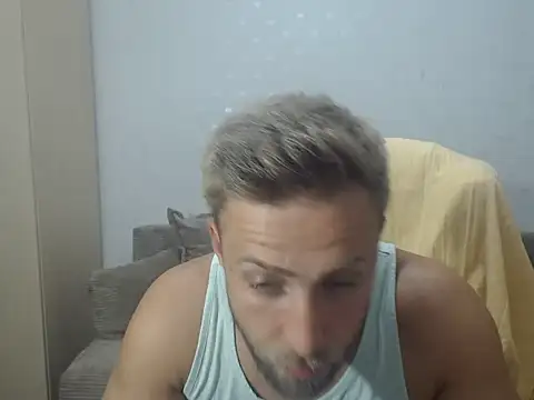Snapshot of BlondEagleMuscle chatting on August 1, 7:24 pm BlondEagleMuscle online show from August 1, 7:24 pm