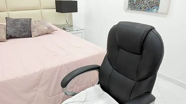 Chloelarsons online show from May 27, 11:02 pm
