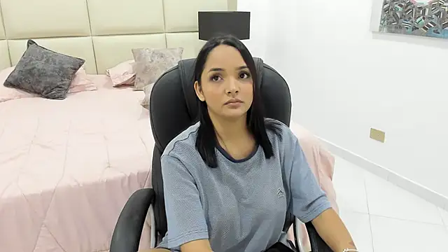 Chloelarsons online show from June 5, 3:24 am