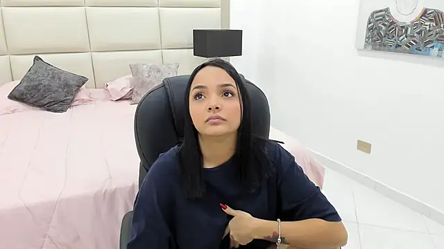 Chloelarsons online show from June 7, 12:26 am
