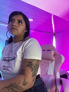 Snapshot of nikol_19x chatting on March 23, 7:40 pm nikol 19x online show from March 23, 7:40 pm