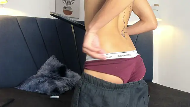 Snapshot of junior_cum18 chatting on March 14, 12:54 pm junior cum18 online show from March 14, 12:54 pm