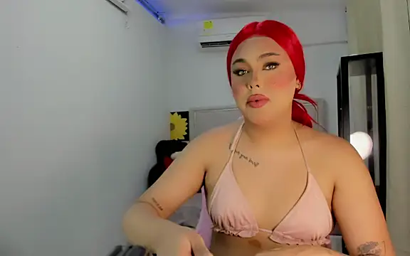 Snapshot of Macabra_hot chatting on March 20, 3:33 am Macabra hot online show from March 20, 3:33 am