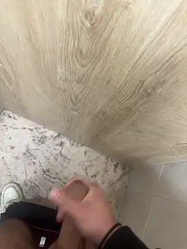 Snapshot of nikos_17 chatting on March 10, 9:58 am nikos 17 online show from March 10, 9:58 am