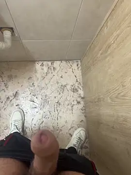 Snapshot of nikos_17 chatting on March 20, 8:30 am nikos 17 online show from March 20, 8:30 am