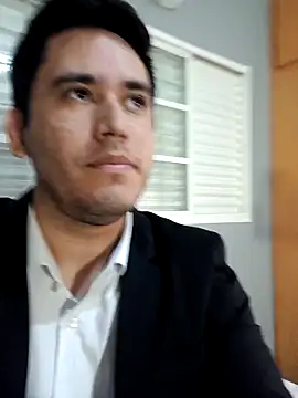 Snapshot of Maridogamer chatting on March 9, 2:48 am Maridogamer online show from March 9, 2:48 am