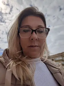 ManuelaX online show from March 7, 12:24 pm