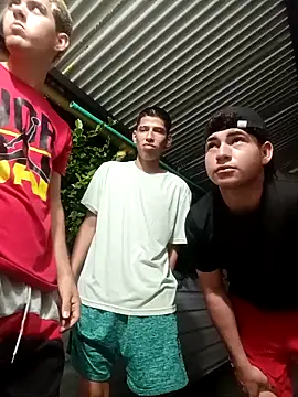 Snapshot of 3hornys-straights chatting on March 9, 1:53 am 3hornys-straights online show from March 9, 1:53 am