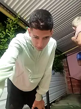 Snapshot of 3hornys-straights chatting on March 10, 1:43 am 3hornys-straights online show from March 10, 1:43 am