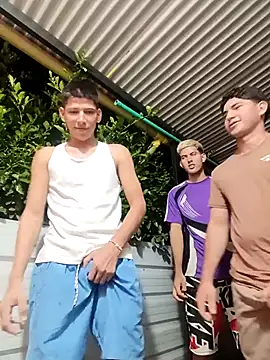 Snapshot of 3hornys-straights chatting on March 17, 2:38 am 3hornys-straights online show from March 17, 2:38 am