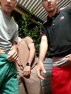 Snapshot of 3hornys-straights chatting on March 21, 8:41 am 3hornys-straights online show from March 21, 8:41 am