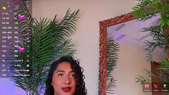 Snapshot of SoyJuliana_19 chatting on May 28, 12:35 pm SoyJuliana 19 online show from May 28, 12:35 pm