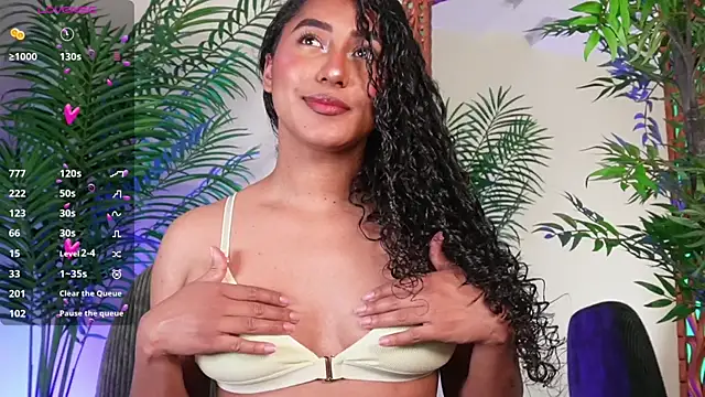 Snapshot of SoyJuliana_19 chatting on June 3, 12:08 pm SoyJuliana 19 online show from June 3, 12:08 pm