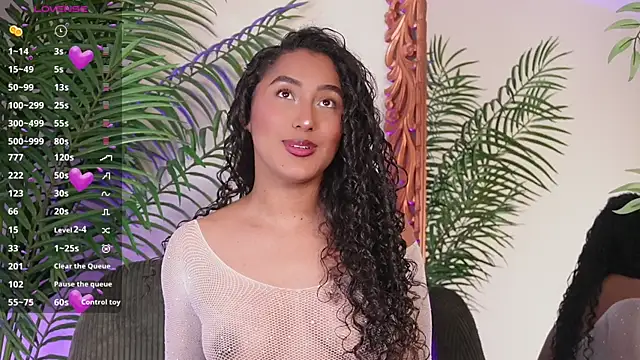 Snapshot of SoyJuliana_19 chatting on June 22, 12:46 pm SoyJuliana 19 online show from June 22, 12:46 pm
