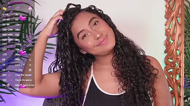 Snapshot of SoyJuliana_19 chatting on July 22, 12:08 pm SoyJuliana 19 online show from July 22, 12:08 pm