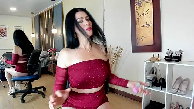 Snapshot of SofiiMontes chatting on June 10, 11:53 am SofiiMontes online show from June 10, 11:53 am
