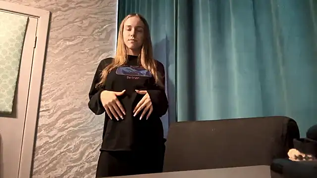 Snapshot of GoneAccuser chatting on March 25, 6:19 am GoneAccuser online show from March 25, 6:19 am