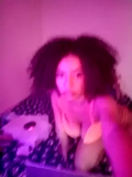 Snapshot of Larita_curly chatting on March 15, 9:43 pm Larita curly online show from March 15, 9:43 pm