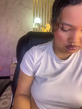 Catalinaa01 online show from May 20, 3:24 am