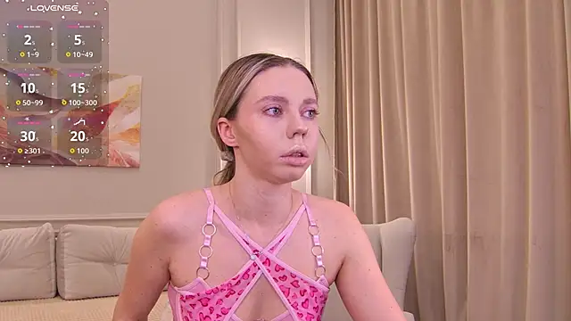 Snapshot of TessaAdorablee chatting on March 17, 5:33 am TessaAdorablee online show from March 17, 5:33 am