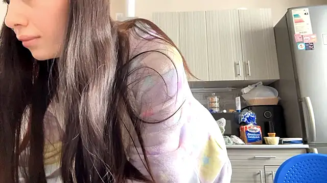 Snapshot of LaraDraggoo chatting on March 7, 7:16 am LaraDraggoo online show from March 7, 7:16 am