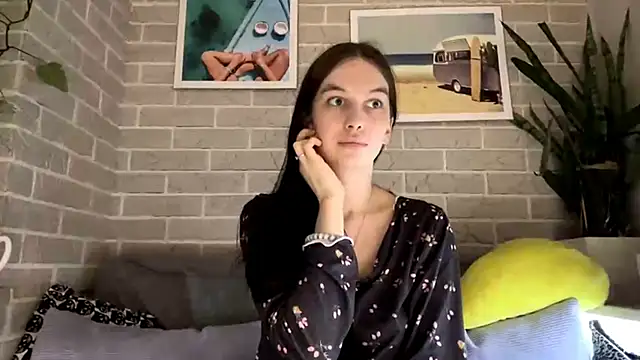 Snapshot of LaraDraggoo chatting on March 22, 5:16 pm LaraDraggoo online show from March 22, 5:16 pm