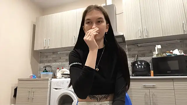 Snapshot of LaraDraggoo chatting on March 27, 7:02 pm LaraDraggoo online show from March 27, 7:02 pm