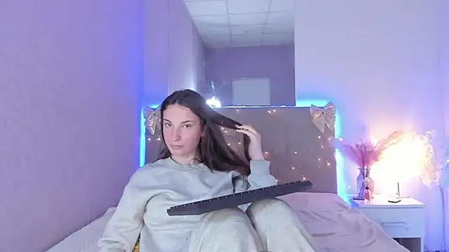 Snapshot of JosephineRows chatting on March 23, 1:48 pm JosephineRows online show from March 23, 1:48 pm