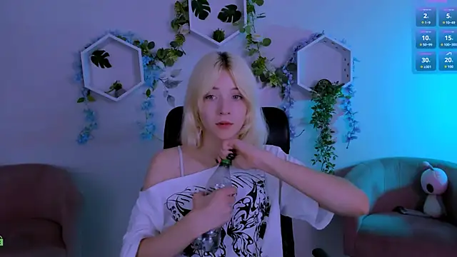  sabrina moore online show from July 11, 6:43 pm