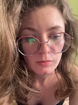 Snapshot of Hii_Adel chatting on March 17, 9:56 am Hii Adel online show from March 17, 9:56 am