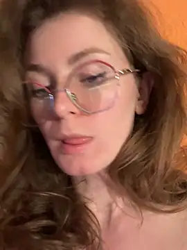 Snapshot of Hii_Adel chatting on March 22, 9:18 pm Hii Adel online show from March 22, 9:18 pm