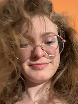 Snapshot of Hii_Adel chatting on March 25, 10:05 pm Hii Adel online show from March 25, 10:05 pm