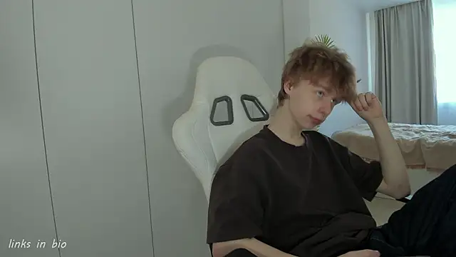 Snapshot of Wawesuc chatting on March 16, 9:13 am Wawesuc online show from March 16, 9:13 am