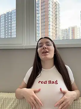 Snapshot of HotCherry18 chatting on March 16, 9:13 am HotCherry18 online show from March 16, 9:13 am