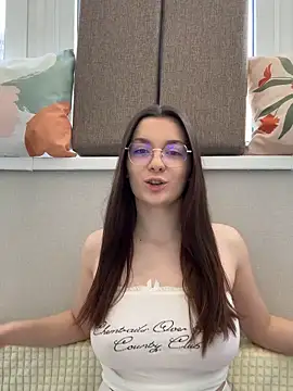 Snapshot of HotCherry18 chatting on March 18, 9:12 am HotCherry18 online show from March 18, 9:12 am