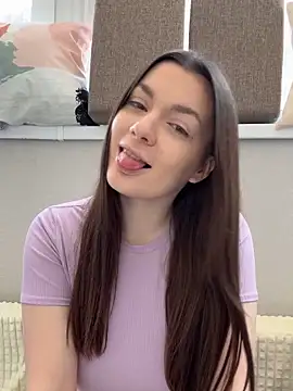 Snapshot of HotCherry18 chatting on March 19, 9:13 am HotCherry18 online show from March 19, 9:13 am